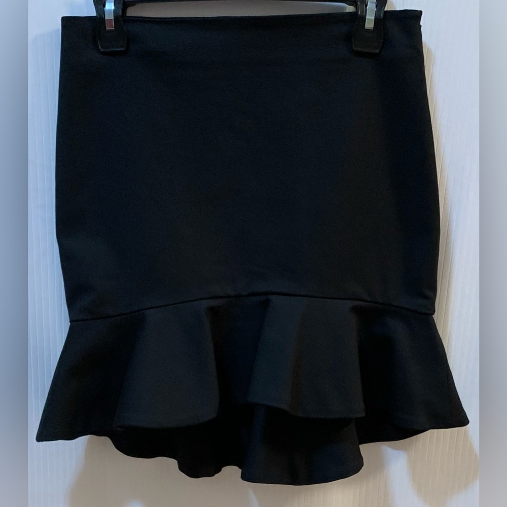 Zara Knee Length Skirt Black with Bottom Hem Ruffle Small